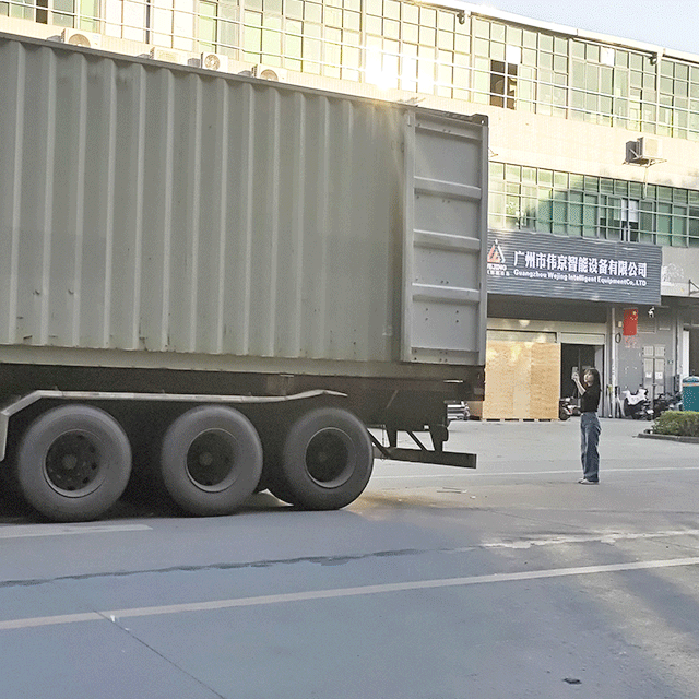 Conferma dei dettagli sul riempimento dell'etichettatrice con i clienti tramite video