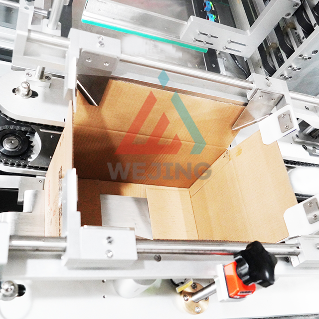 Insacchettatrice per linea aerosol