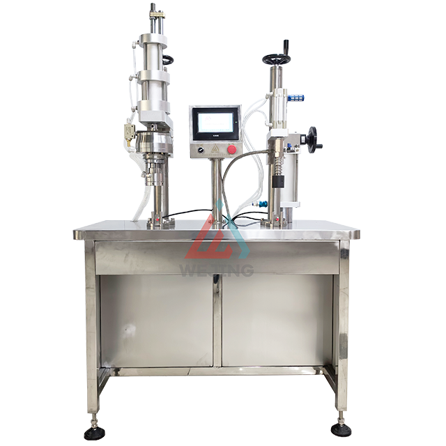 Macchina semiautomatica per il riempimento e la tappatura delle bottiglie