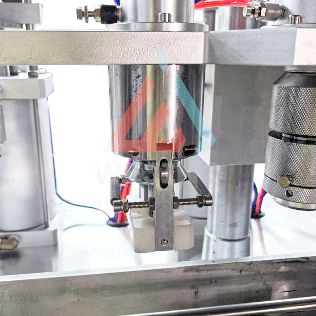 Sistema verticale di riempitrice aerosol