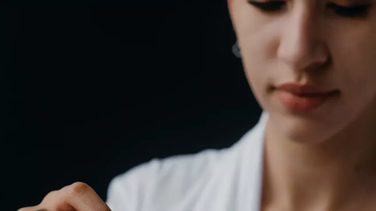 Cosa devo fare prima e dopo una maschera per il viso?