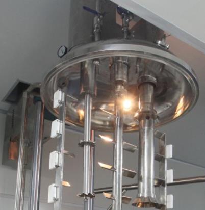 Miscelatore raschiante