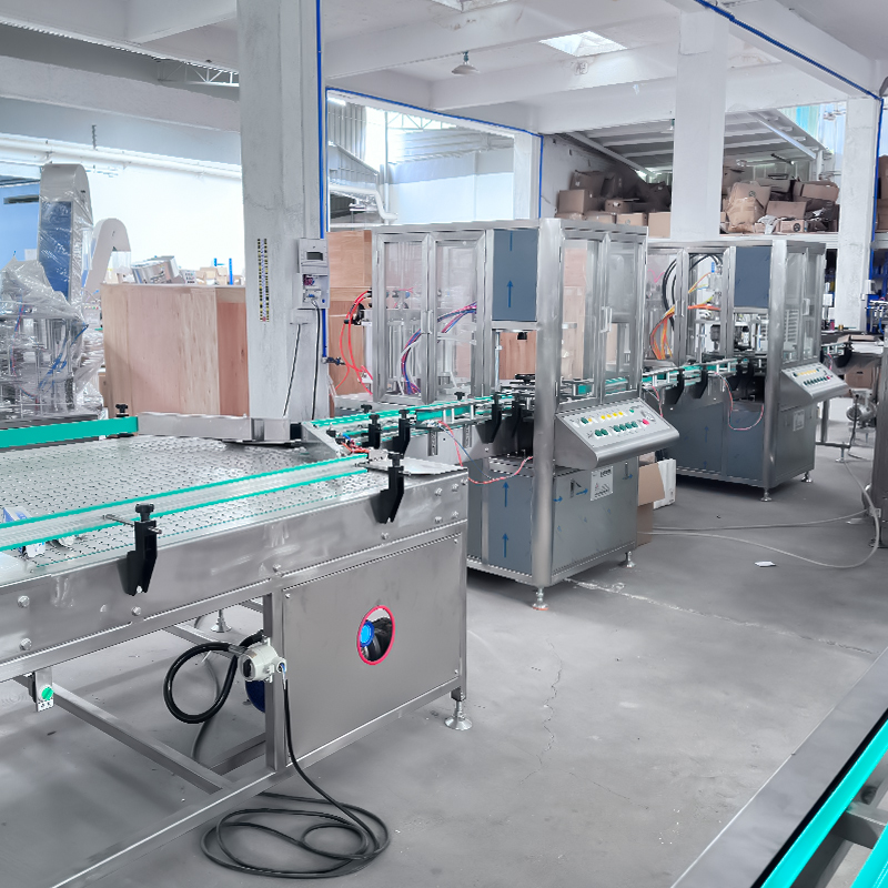 Linea di riempitrici aerosol automatiche di tipo base 
