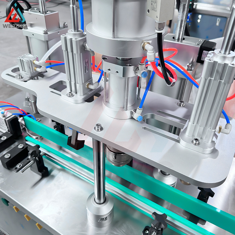 4 in 1 Macchina aerosol semi -automatica aerosol spray per riempimento